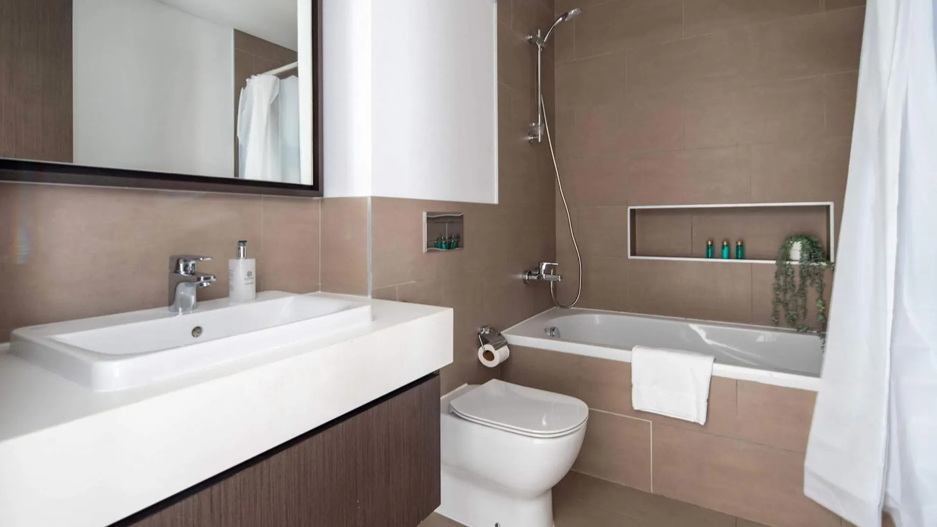 Frank Porter - Creekside18 Dubai